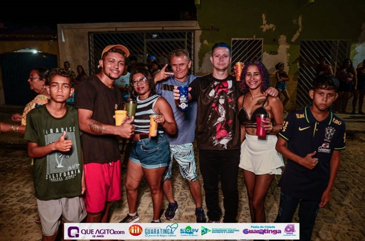 De cima do trio elétrico, Katrina e Jarley Rosa puxam multidão no tradicional arrastão 133