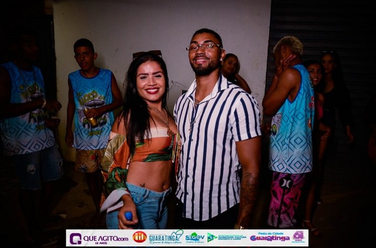 De cima do trio elétrico, Katrina e Jarley Rosa puxam multidão no tradicional arrastão 141