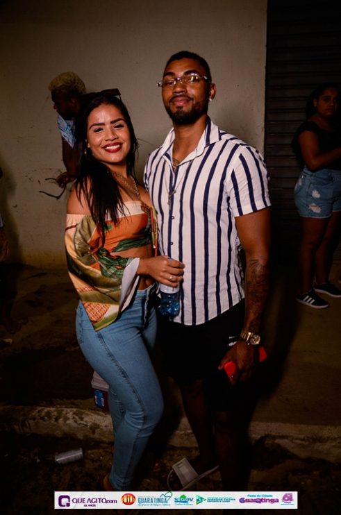 De cima do trio elétrico, Katrina e Jarley Rosa puxam multidão no tradicional arrastão 142