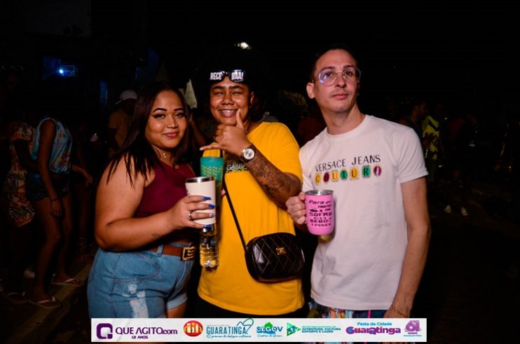 De cima do trio elétrico, Katrina e Jarley Rosa puxam multidão no tradicional arrastão 143