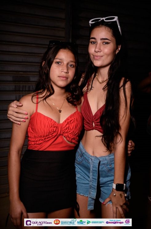 De cima do trio elétrico, Katrina e Jarley Rosa puxam multidão no tradicional arrastão 147