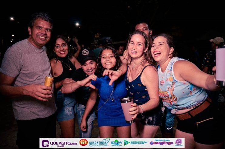 De cima do trio elétrico, Katrina e Jarley Rosa puxam multidão no tradicional arrastão 150