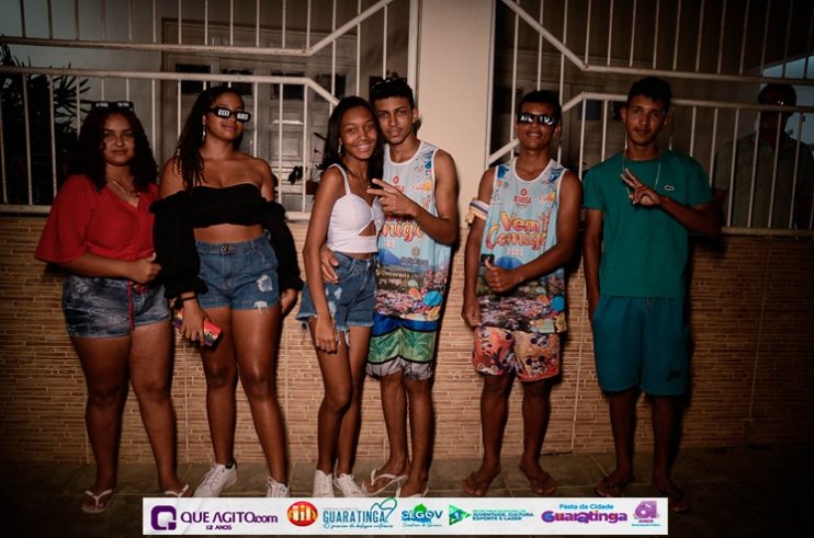 De cima do trio elétrico, Katrina e Jarley Rosa puxam multidão no tradicional arrastão 152