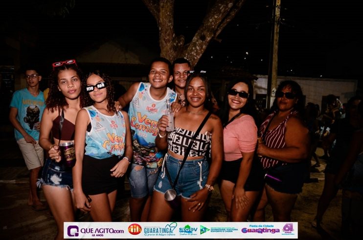 De cima do trio elétrico, Katrina e Jarley Rosa puxam multidão no tradicional arrastão 153