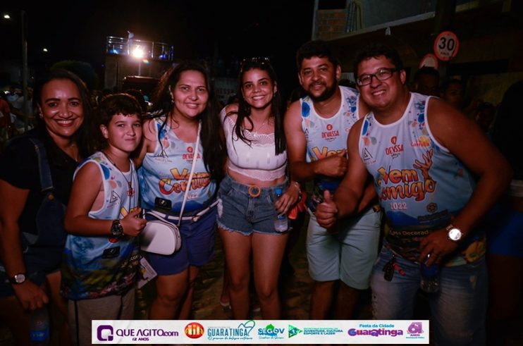 De cima do trio elétrico, Katrina e Jarley Rosa puxam multidão no tradicional arrastão 155