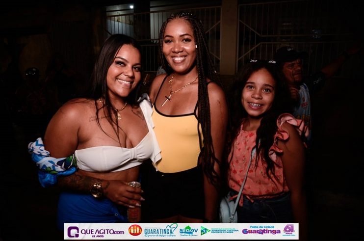 De cima do trio elétrico, Katrina e Jarley Rosa puxam multidão no tradicional arrastão 157