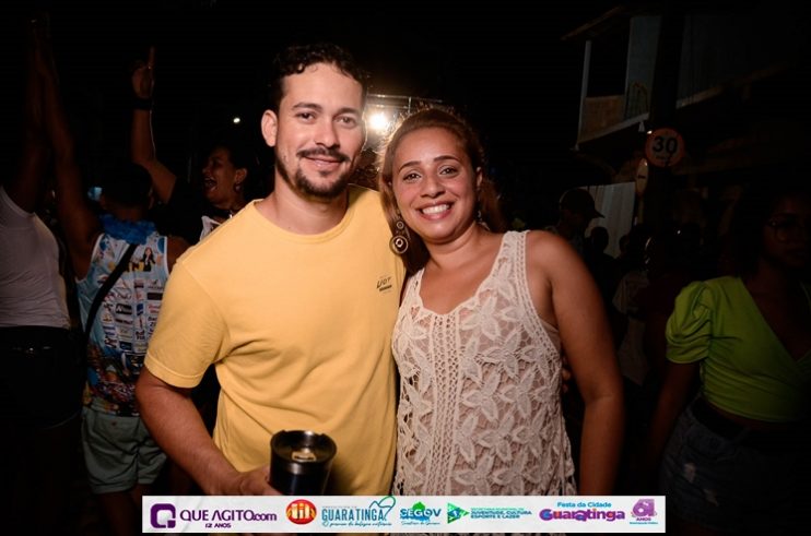 De cima do trio elétrico, Katrina e Jarley Rosa puxam multidão no tradicional arrastão 158