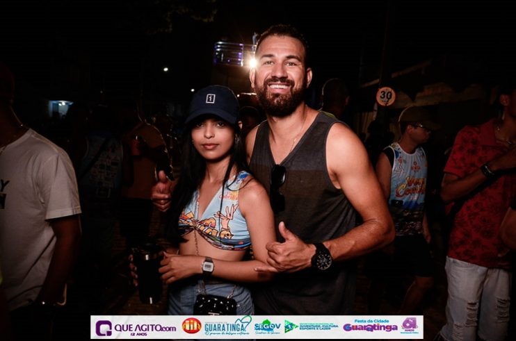 De cima do trio elétrico, Katrina e Jarley Rosa puxam multidão no tradicional arrastão 161