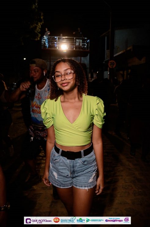 De cima do trio elétrico, Katrina e Jarley Rosa puxam multidão no tradicional arrastão 163