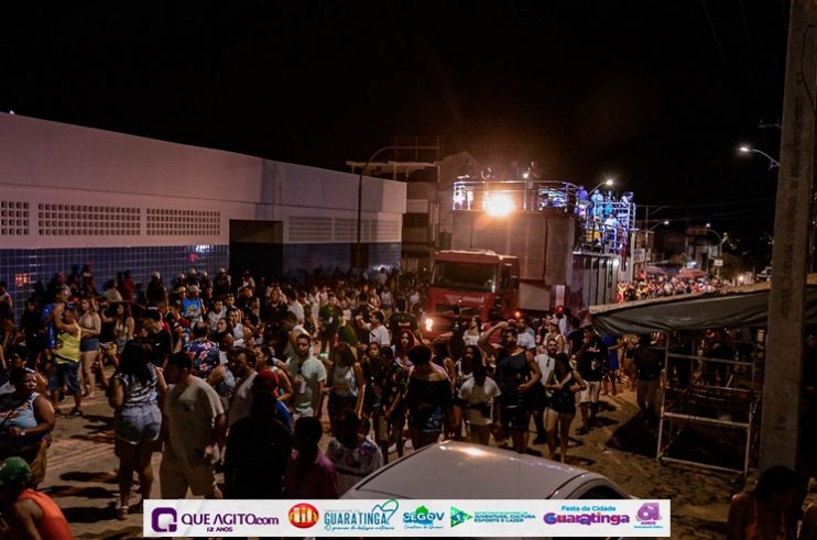 De cima do trio elétrico, Katrina e Jarley Rosa puxam multidão no tradicional arrastão 167