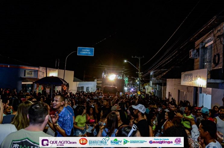 De cima do trio elétrico, Katrina e Jarley Rosa puxam multidão no tradicional arrastão 170