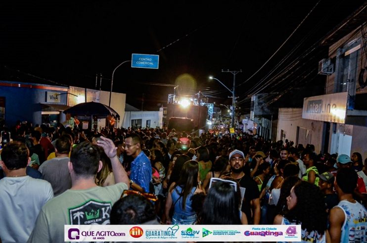 De cima do trio elétrico, Katrina e Jarley Rosa puxam multidão no tradicional arrastão 172