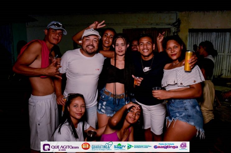 De cima do trio elétrico, Katrina e Jarley Rosa puxam multidão no tradicional arrastão 173