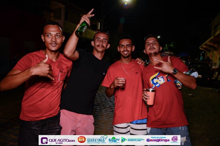 De cima do trio elétrico, Katrina e Jarley Rosa puxam multidão no tradicional arrastão 175