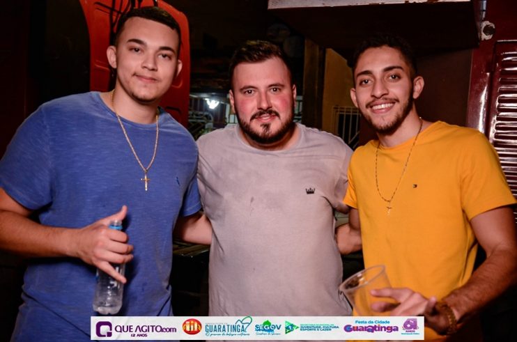 De cima do trio elétrico, Katrina e Jarley Rosa puxam multidão no tradicional arrastão 187