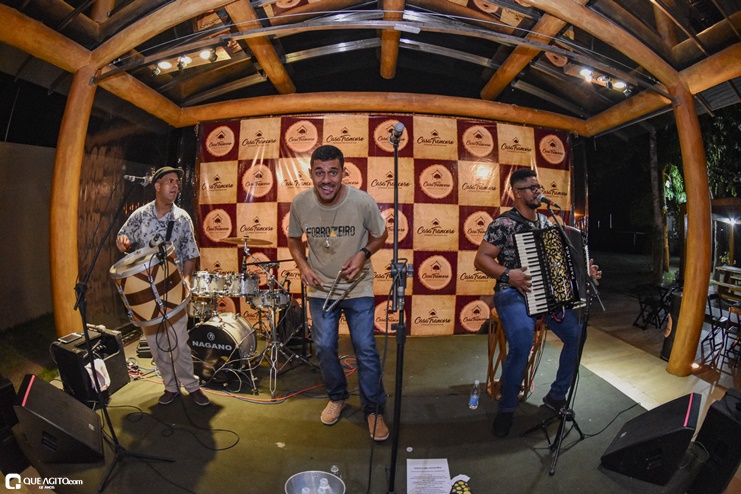 Quinta Nada Básica é marcada por show de Os Cangaceiros e Jon 104