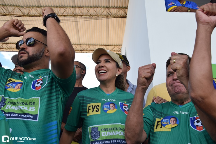Prefeita Cordélia Torres prestigia jogo Eunápolis x Itamaraju no Estádio Araujão 97