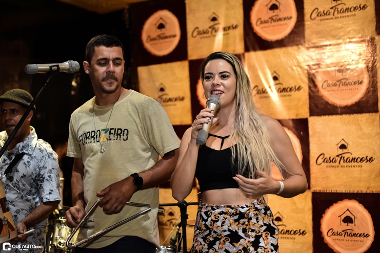 Quinta Nada Básica é marcada por show de Os Cangaceiros e Jon 105