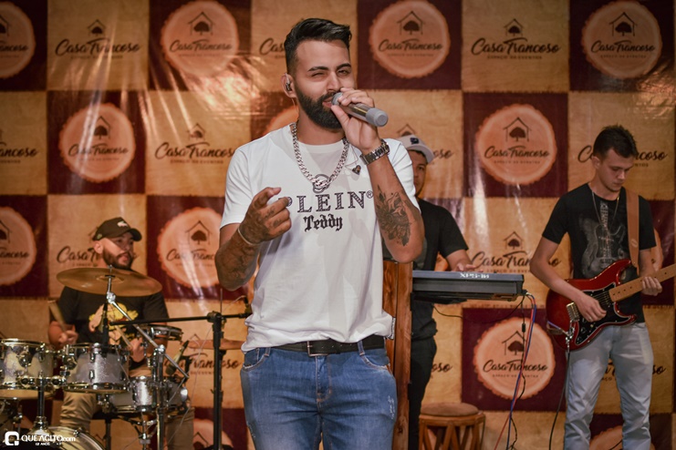 Quinta Nada Básica é marcada por show de Os Cangaceiros e Jon 106