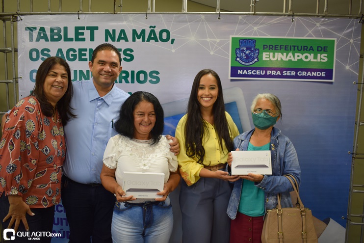 Prefeita entrega mais de 170 tablets para modernizar trabalho dos agentes comunitários de saúde 130