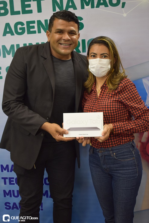 Prefeita entrega mais de 170 tablets para modernizar trabalho dos agentes comunitários de saúde 139