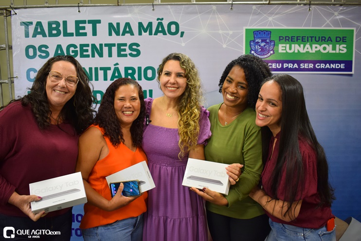 Prefeita entrega mais de 170 tablets para modernizar trabalho dos agentes comunitários de saúde 161