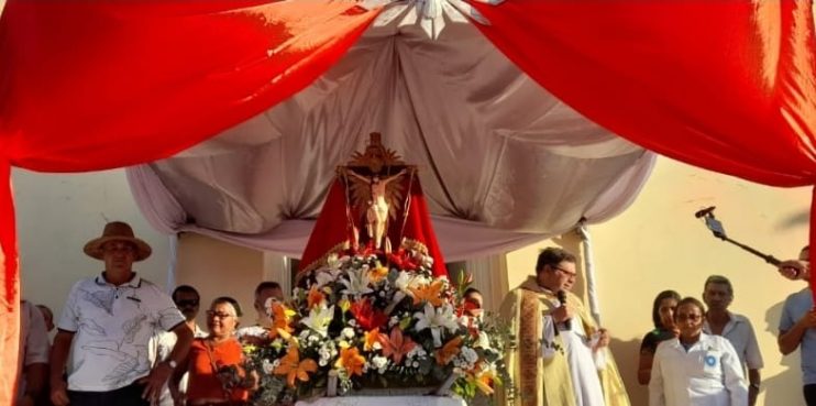 Festa do Bom Jesus reúne fiéis no distrito de Gabiarra 12