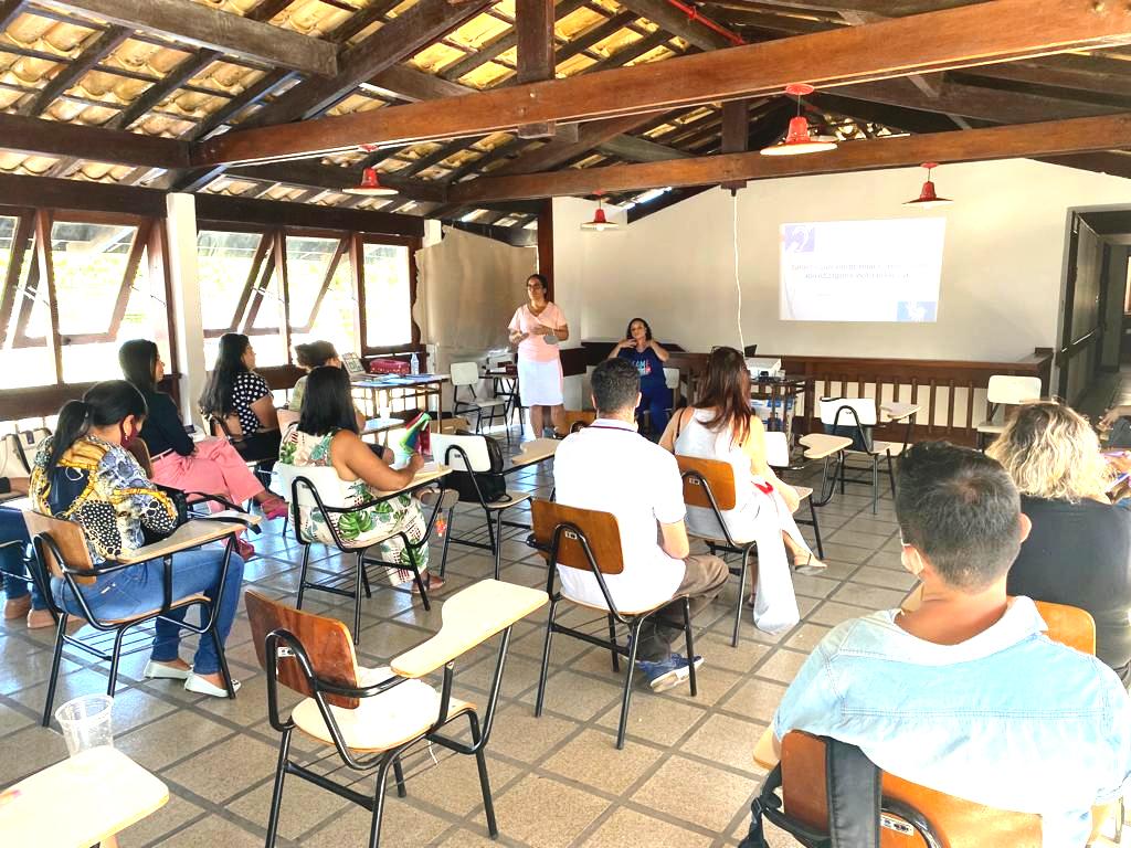 Novos professores recebem formação sobre surdez 6