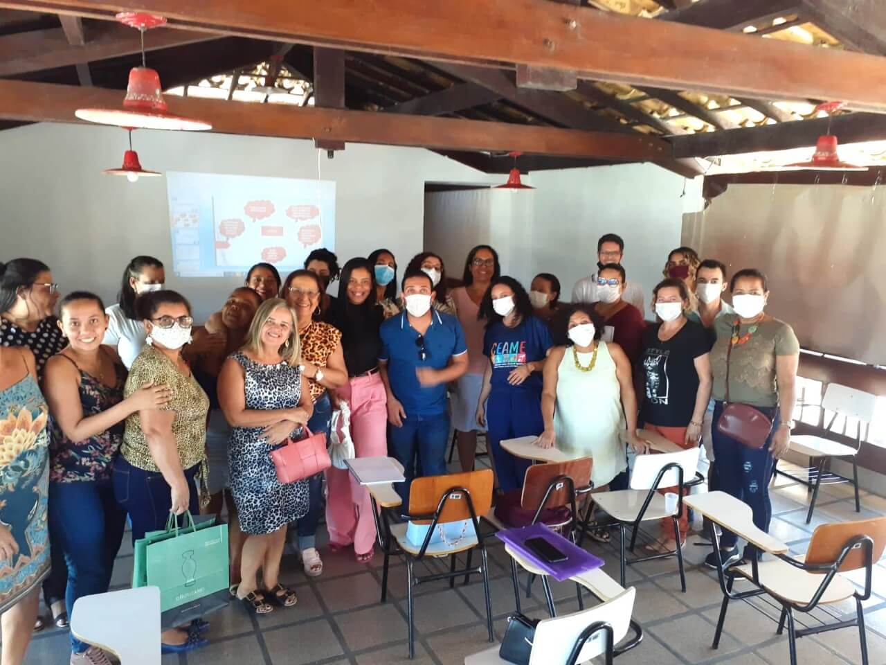 Novos professores recebem formação sobre surdez 8