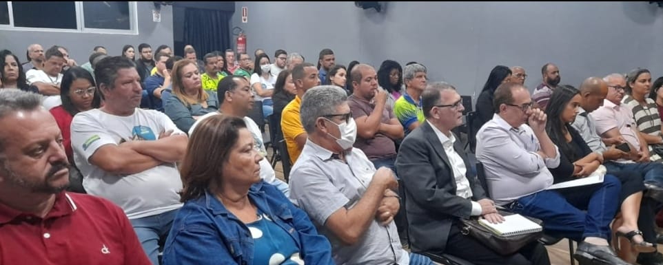 Paulo Dapé conduz reunião reafirmando apoio à candidatura de Robinho 7