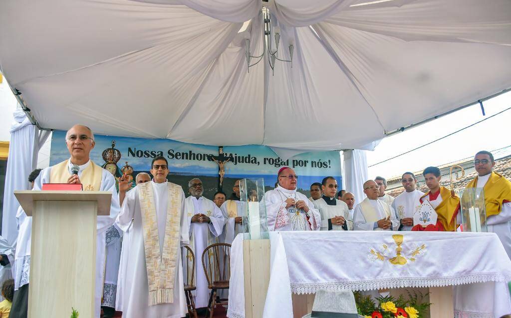 FÉ E DEVOÇÃO - Fiéis católicos celebram Padroeira Nossa Senhora d’Ajuda 31