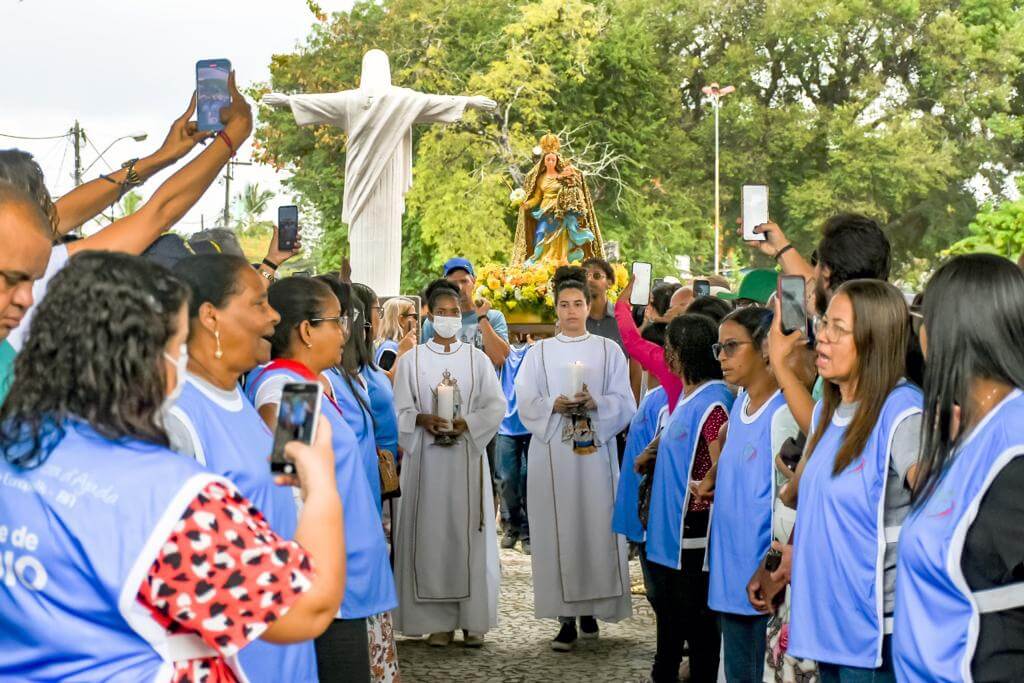 FÉ E DEVOÇÃO - Fiéis católicos celebram Padroeira Nossa Senhora d’Ajuda 32