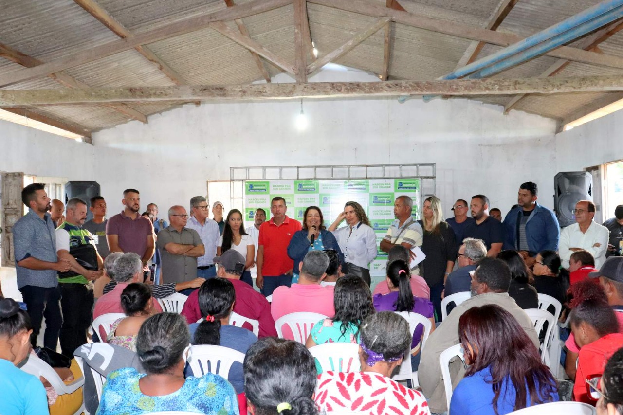 Prefeita anuncia primeiros beneficiados pelo programa Titula Brasil durante reunião no Projeto Santa Maria 8