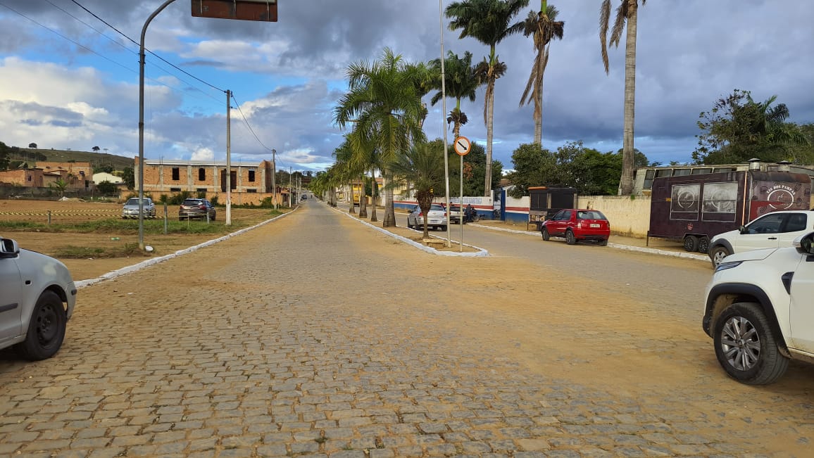 Começa a ser montada estrutura do aniversário de 61 anos de Guaratinga 7