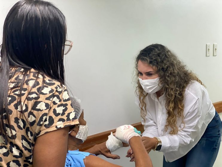Cordélia Torres recepciona Elmar Nascimento e Robinho para visita a equipamentos de saúde 17