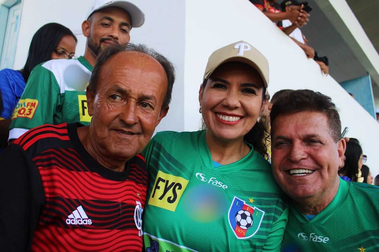 Prefeita Cordélia Torres prestigia jogo Eunápolis x Itamaraju no Estádio Araujão 34