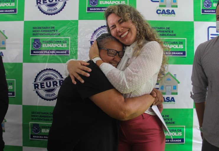 Prefeitura de Eunápolis realiza sonho de moradores com entrega de títulos da REURB nesta quarta-feira 6