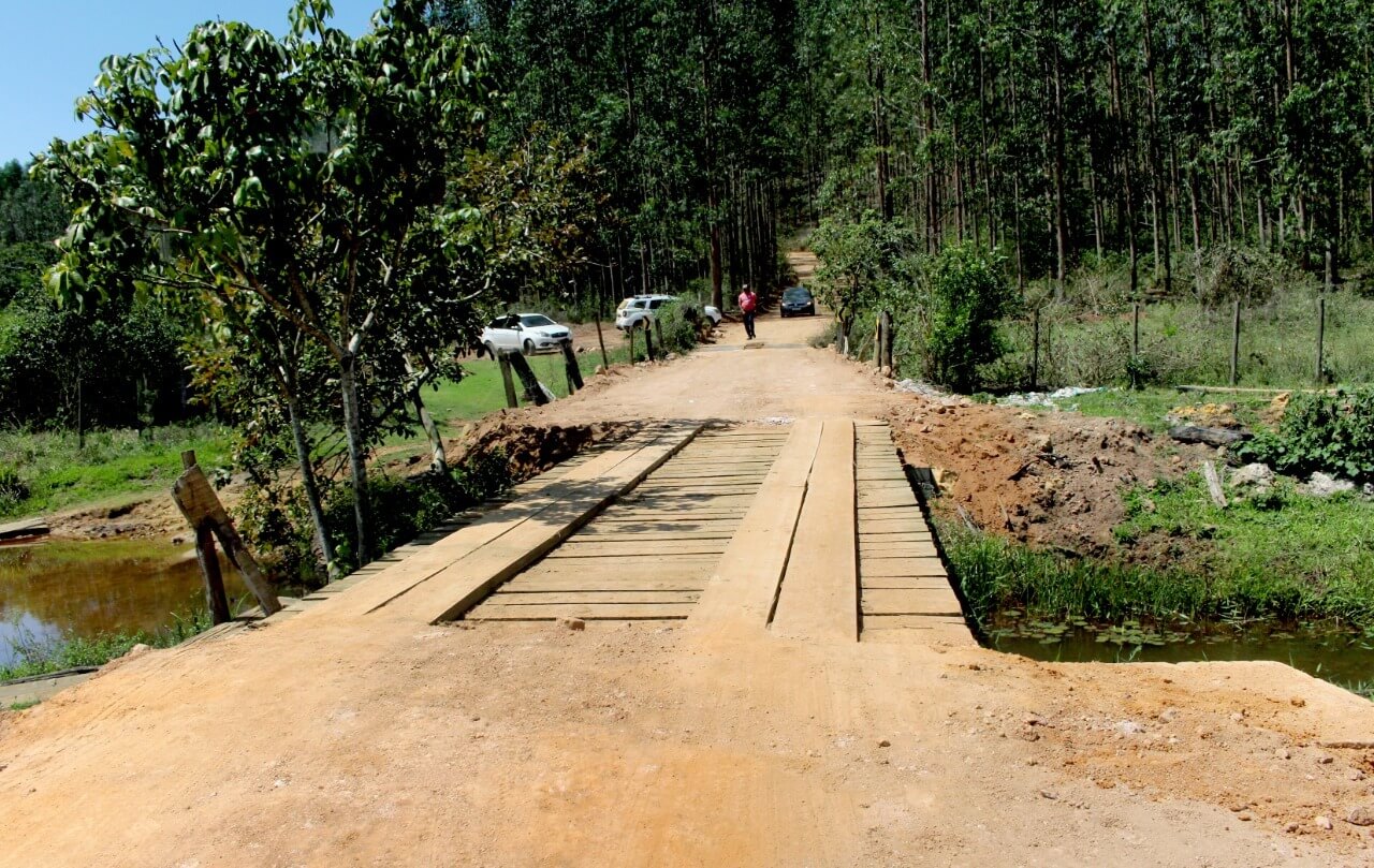 Prefeita Cordélia Torres entrega importantes obras na zona rural de Eunápolis 10