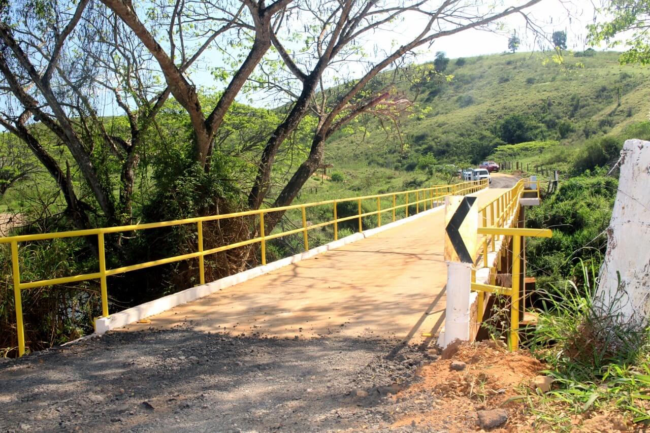 Prefeita Cordélia Torres entrega importantes obras na zona rural de Eunápolis 8