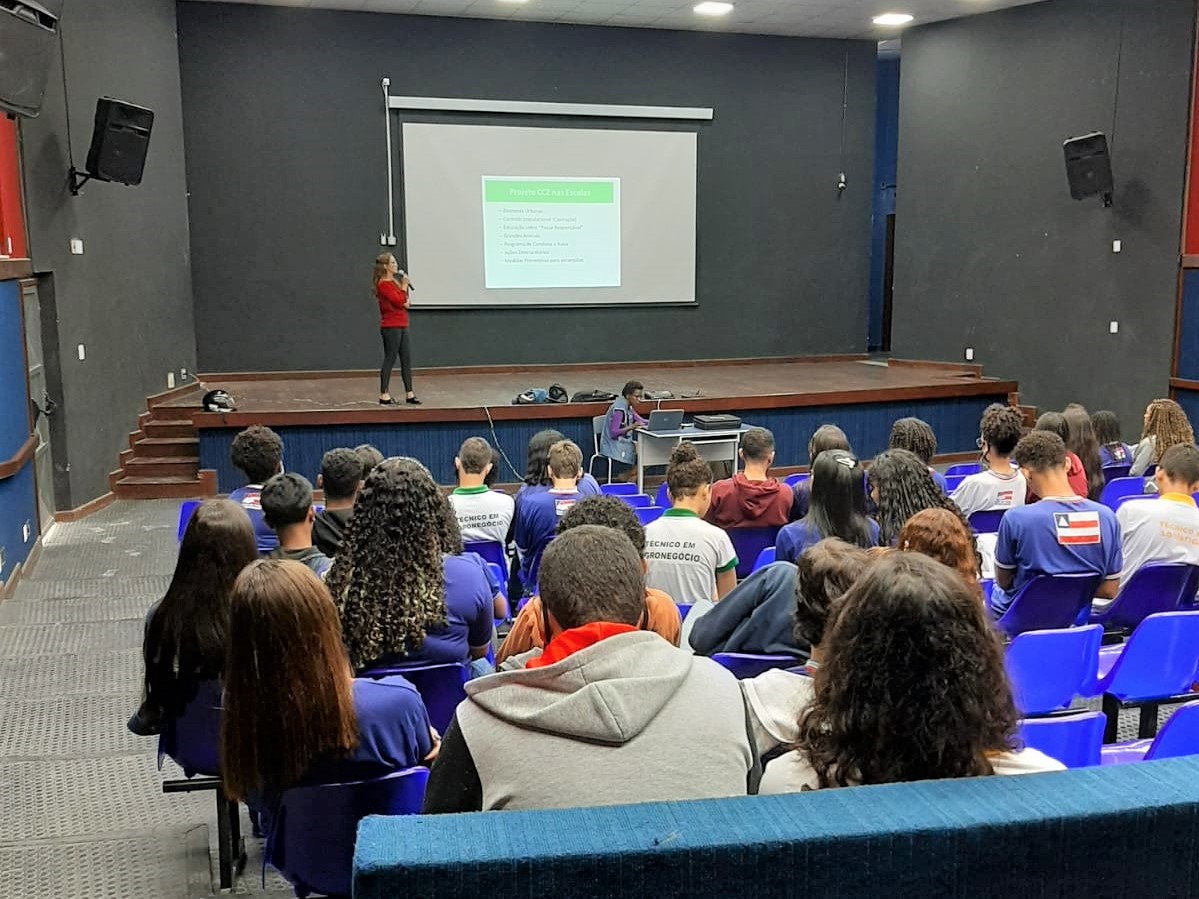 “CCZ nas Escolas” leva conscientização sobre cuidados com os animais a estudantes da rede pública 32