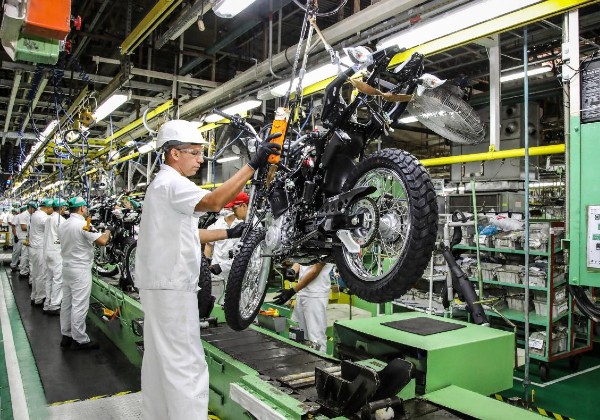 Produção de motocicletas no Brasil avança quase 18% em agosto 13
