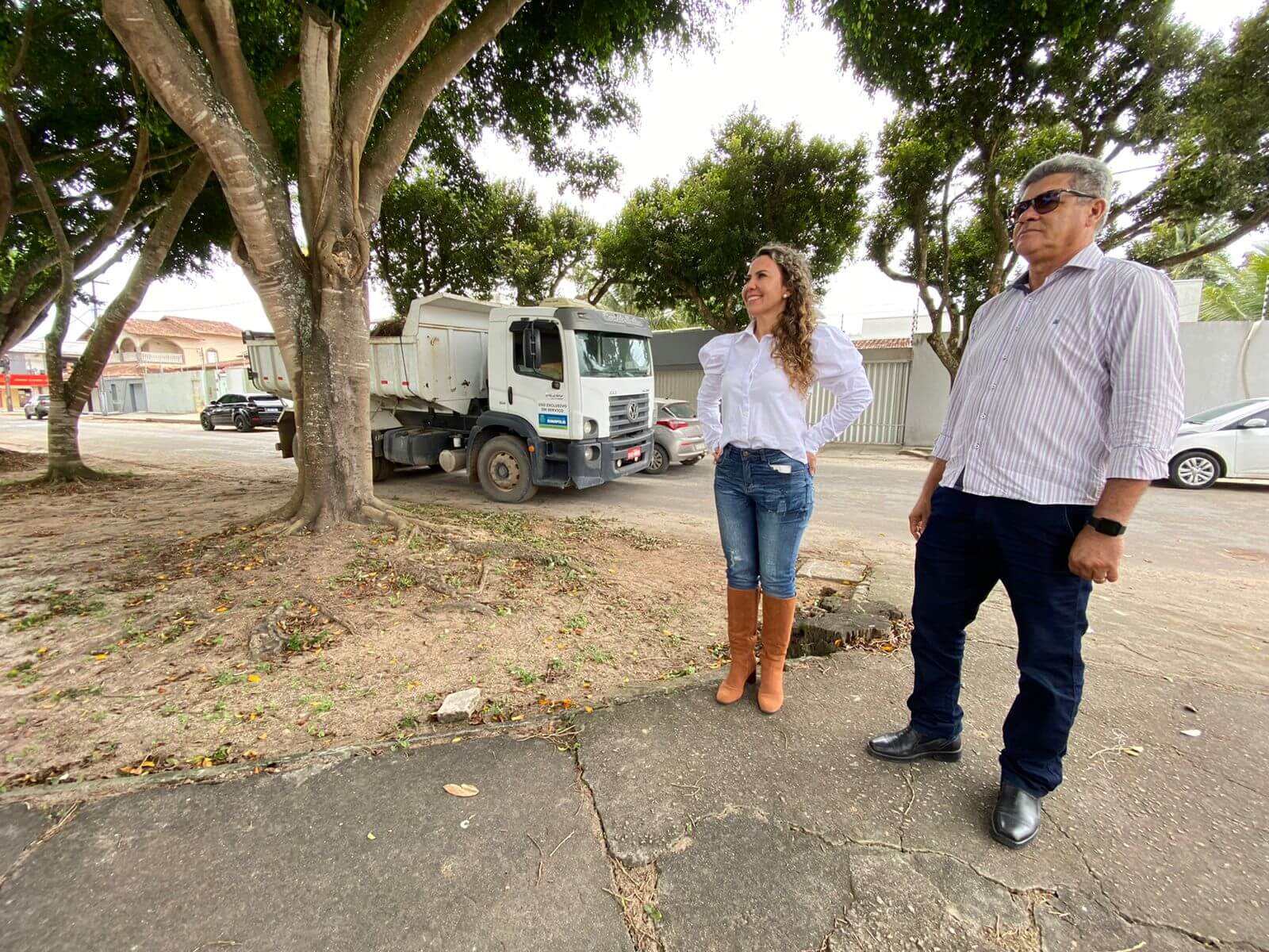 Prefeita Cordélia Torres vistoria início da segunda etapa da requalificação do Ginásio ACM 5