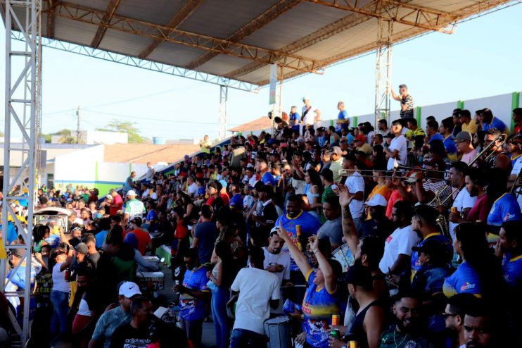 Prefeita Cordélia Torres prestigia final do Campeonato Feminino de Futebol no Estádio Araujão 17
