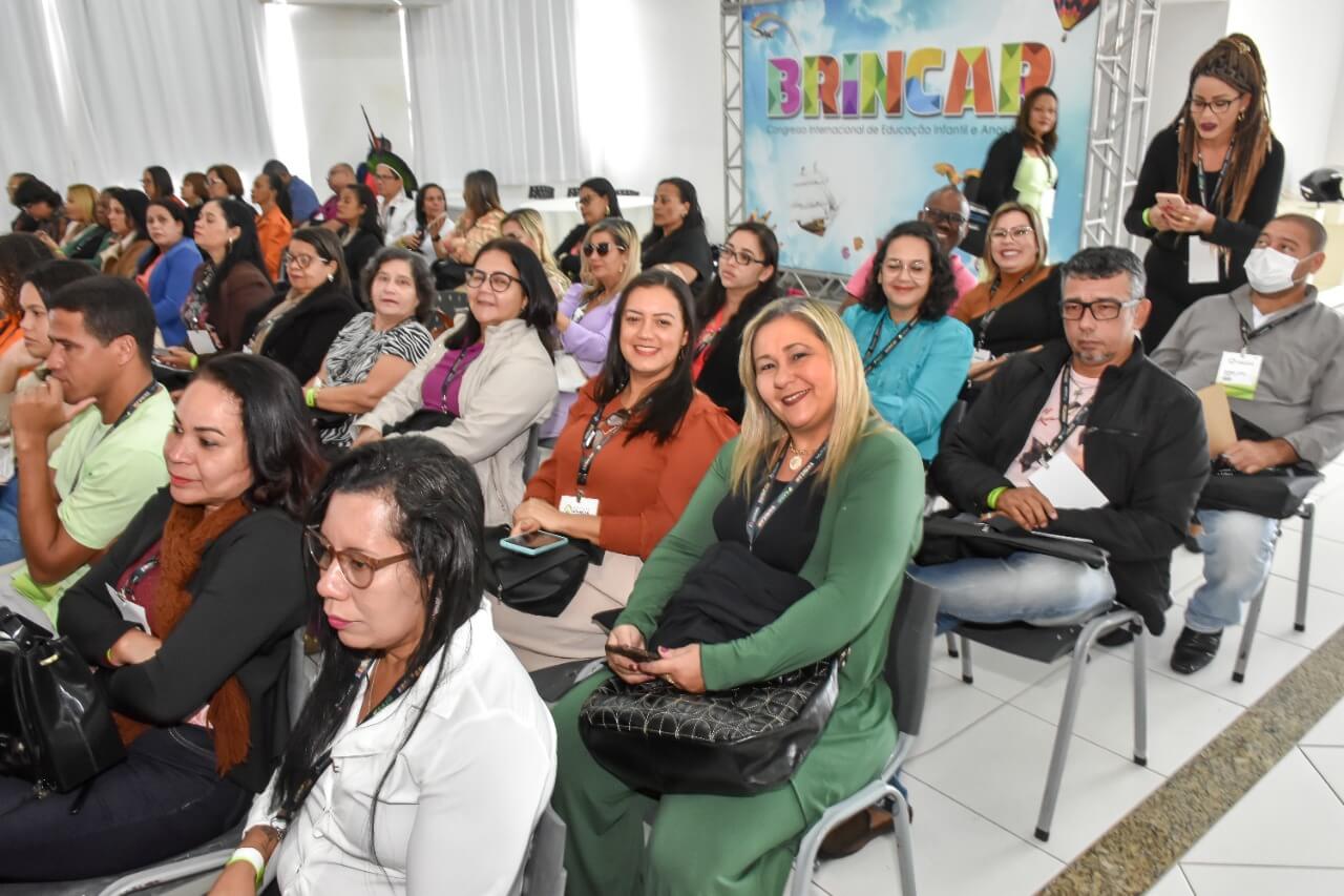 Congresso Nacional de Educação reúne 700 participantes em Porto Seguro 6