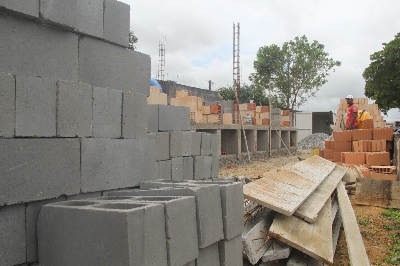 Prefeitura de Eunápolis executa primeira fase da requalificação do Cemitério da Consolação 7