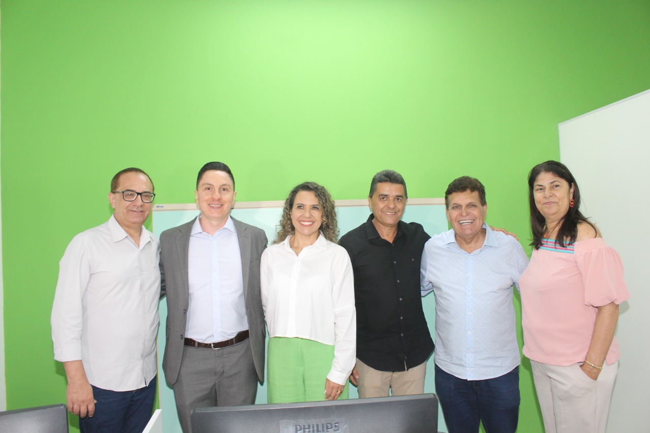 Prefeita Cordelia Torres inaugura nova sede do Núcleo de Tributos e Arrecadação em Eunápolis 9