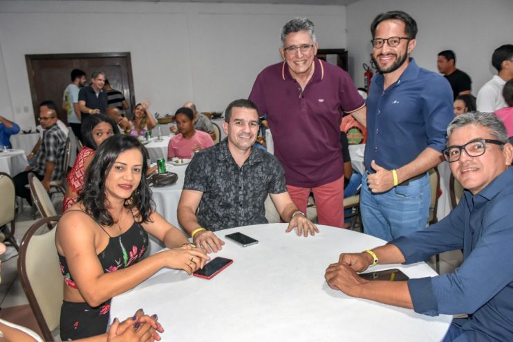 JÂNIO SE REÚNE COM EMPRESÁRIOS DA CONSTRUÇÃO CIVIL 5