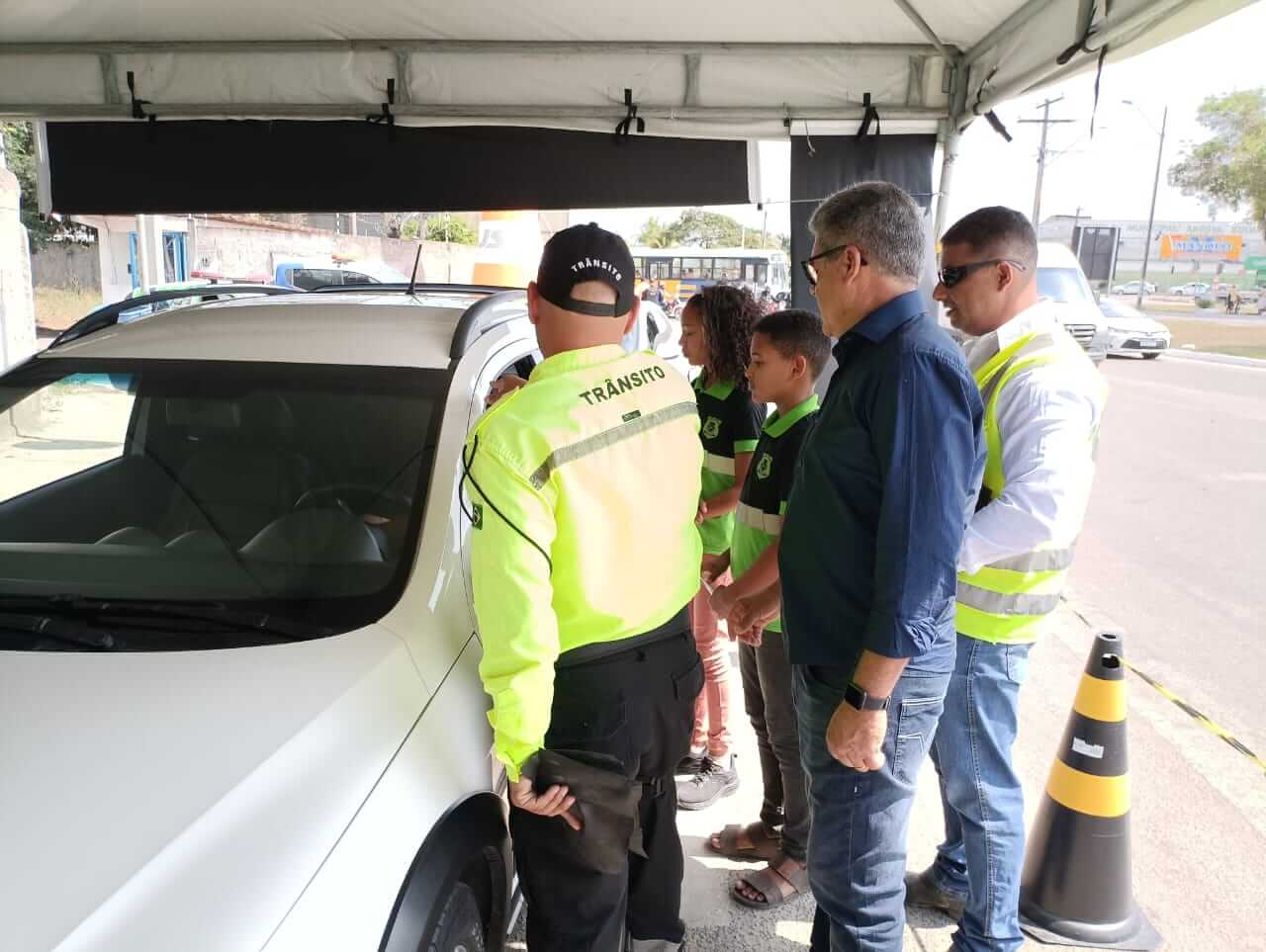 Encerramento da Semana Nacional de Trânsito reúne órgãos de segurança pública em blitz no centro de Eunápolis 5