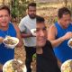 Leonardo posta vídeo comendo marmita na beira da estrada: 'Bora, Bil"; veja 38