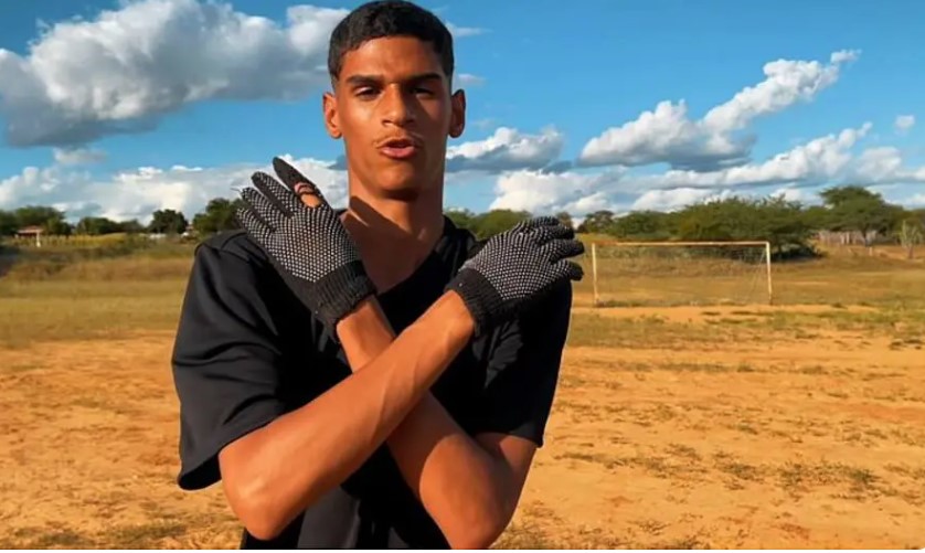 Luva de Pedreiro anuncia fim da carreira de influenciador: ‘Viver minha vida normal’ 8